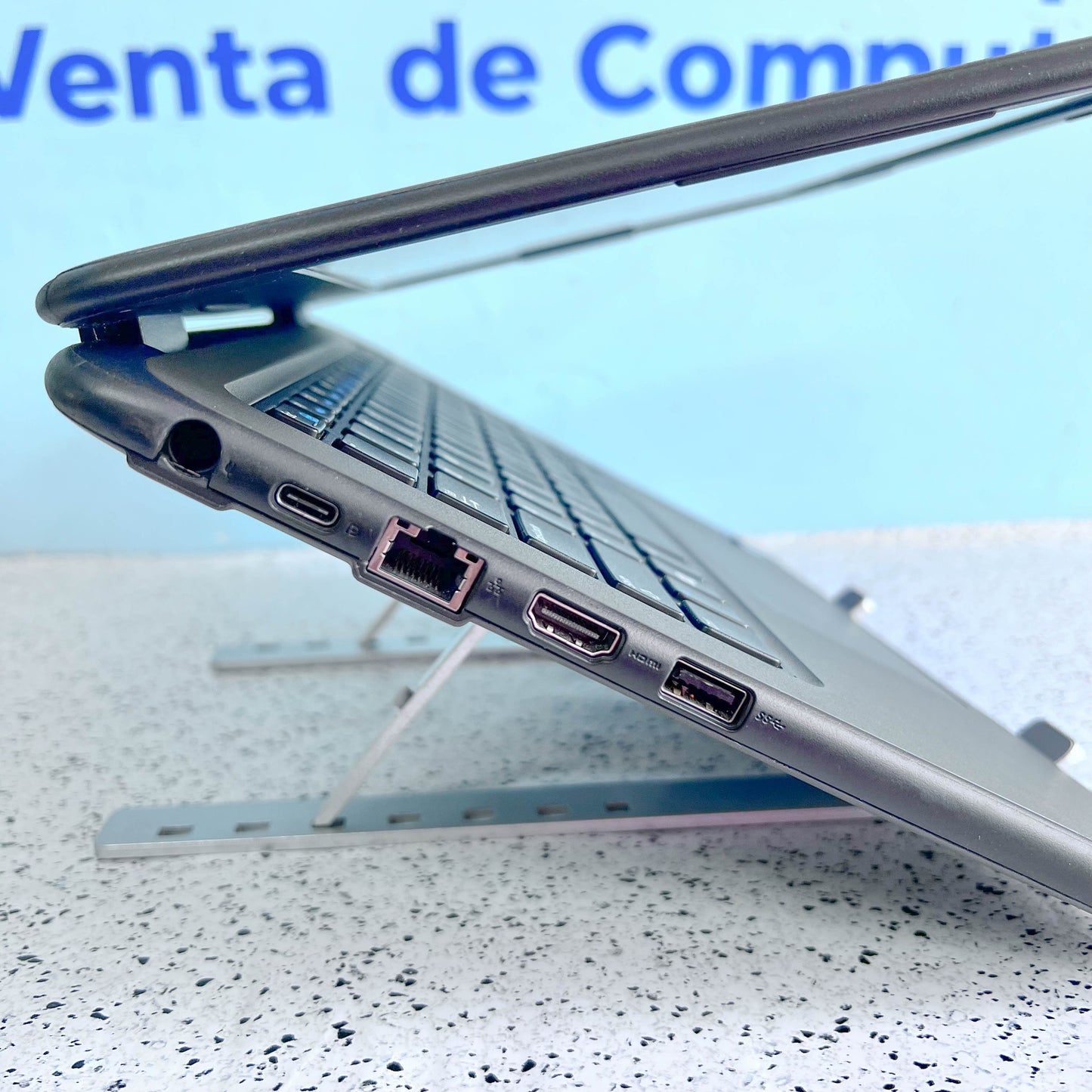 Dell Latitude 3300