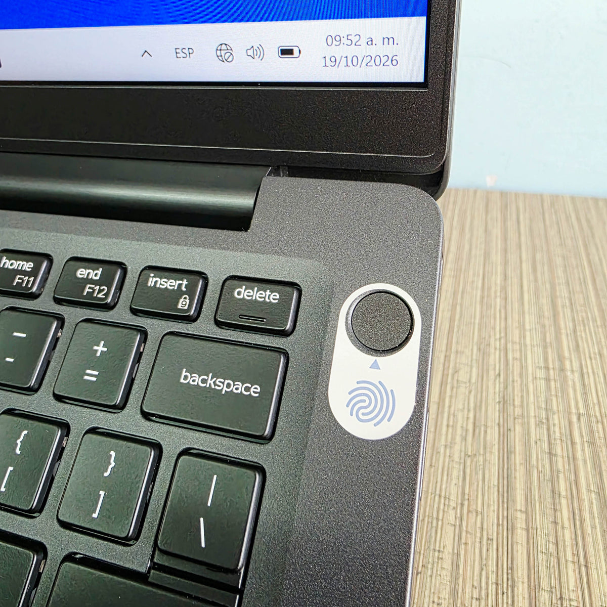 DELL LATITUDE 7400