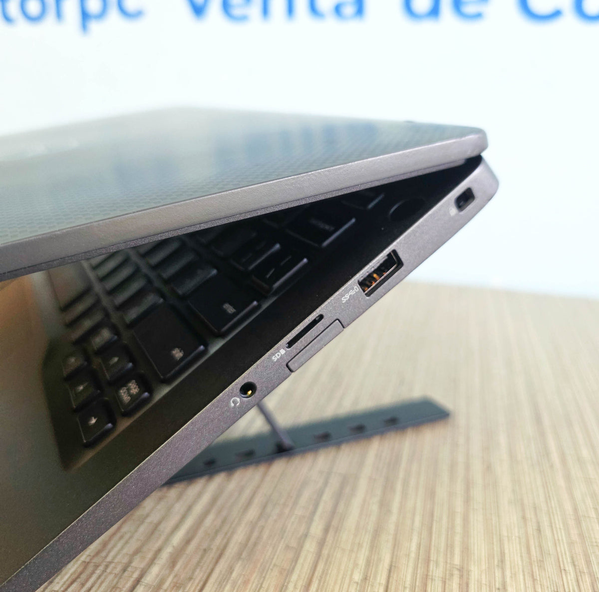 DELL LATITUDE 7400